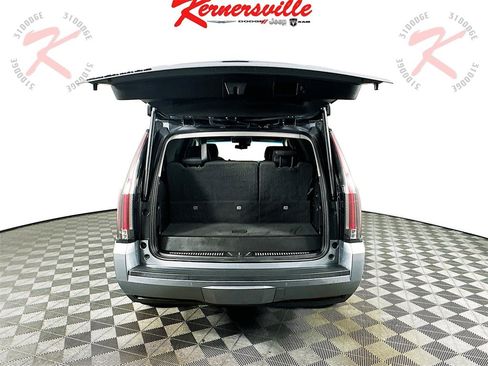 Used 2019 Cadillac Escalade Premium Luxury w/ Escalade Sport Edition image 29