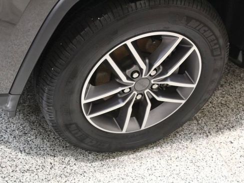 Used 2020 Jeep Grand Cherokee Limited image 27