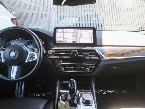 Used 2023 BMW 540i w/ M Sport Package RWD image 9
