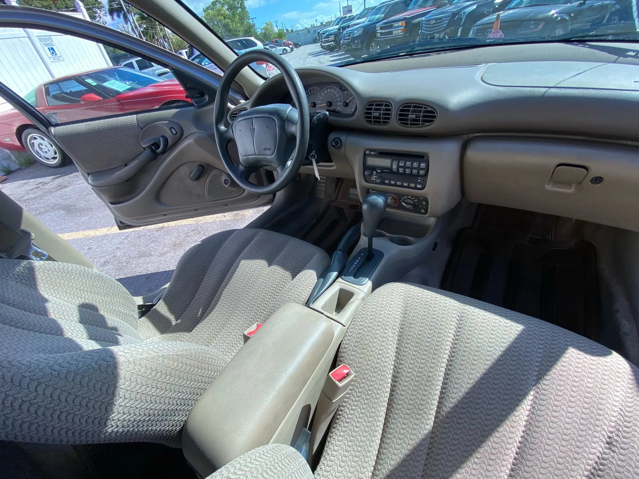 Used 2002 Pontiac Sunfire SE FWD image 9