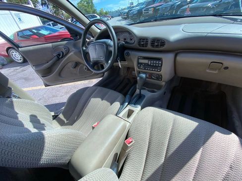 Used 2002 Pontiac Sunfire SE image 9