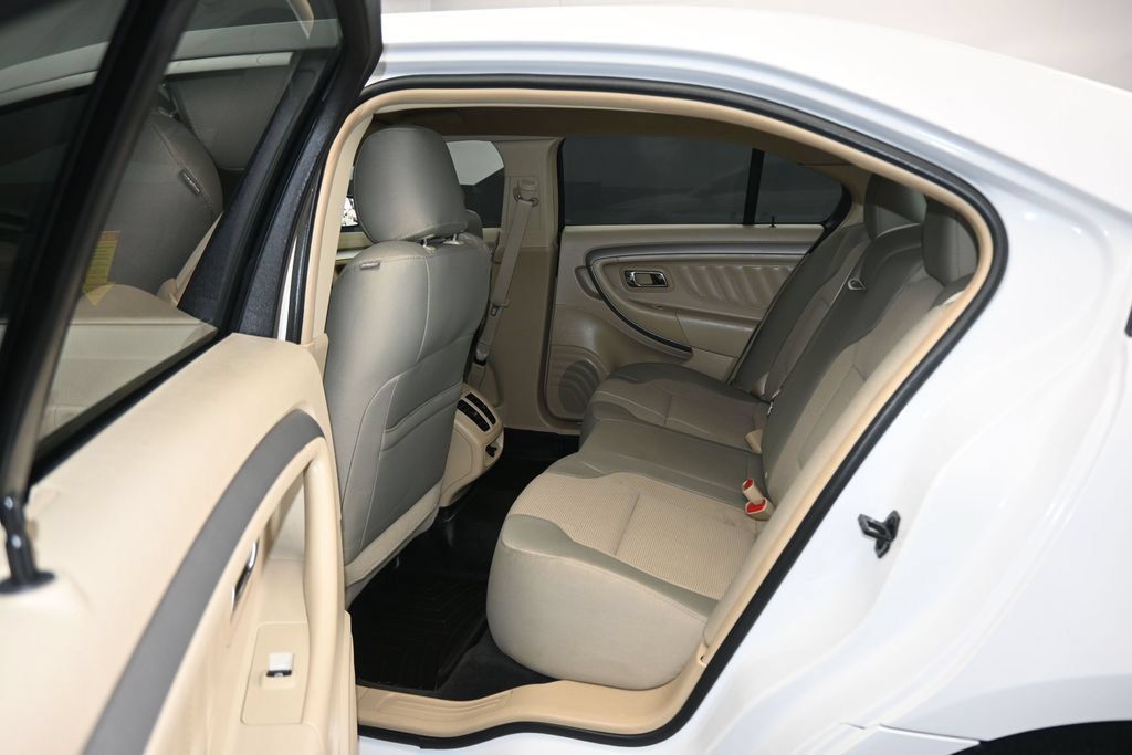Used 2018 Ford Taurus SEL FWD image 29