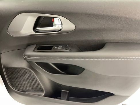 New 2025 Chrysler Voyager LX image 43