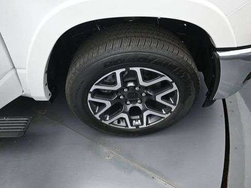 Used 2026 RAM 1500 Laramie w/ Advanced Safety Group II AWD/4WD image 35