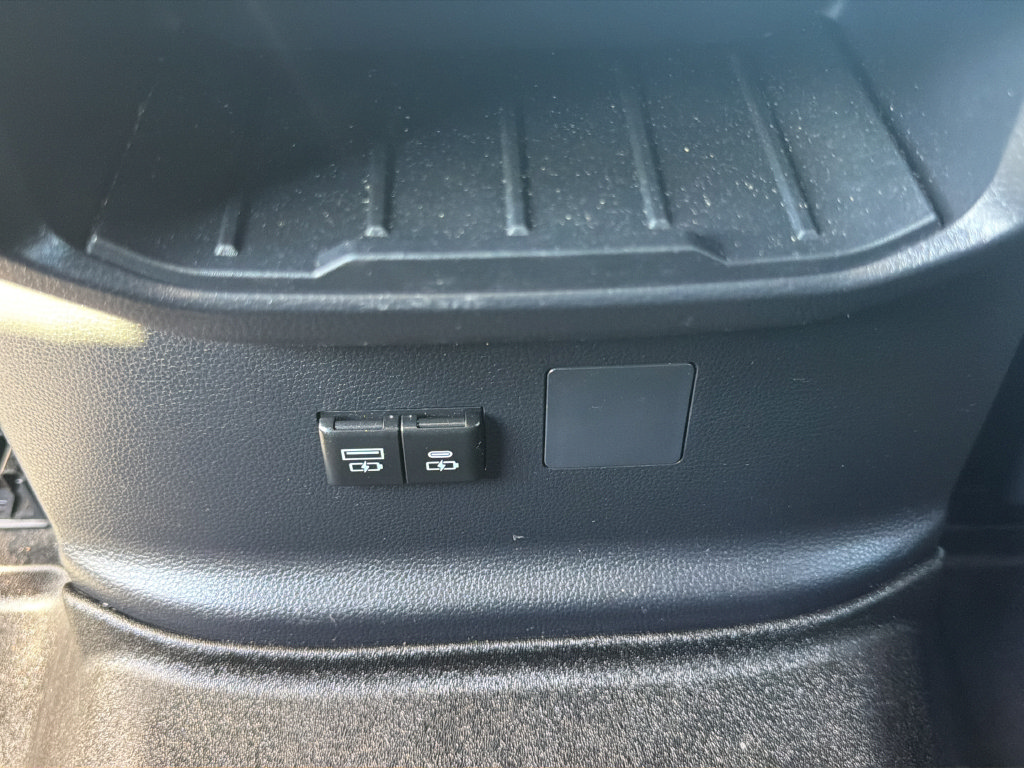Used 2026 Toyota Tundra SR5 w/ SR5 Convenience Package AWD/4WD image 29