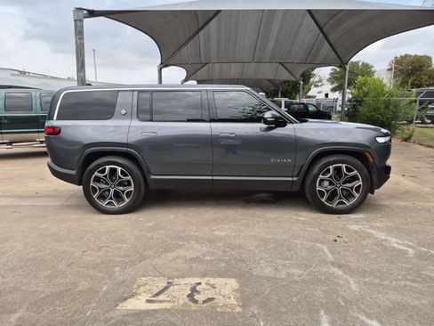 Used 2025 Rivian R1S Adventure Dual AWD/4WD image 4
