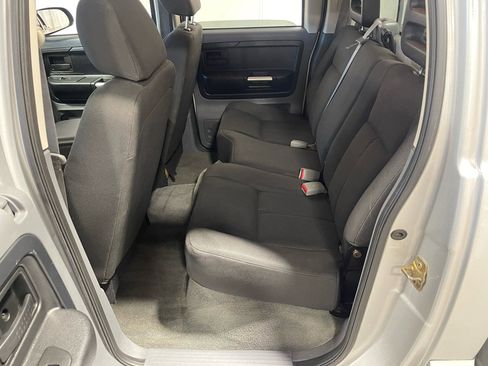 Used 2006 Mitsubishi Raider LS image 22