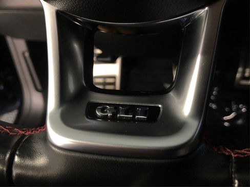 Used 2019 Volkswagen Jetta GLI image 28