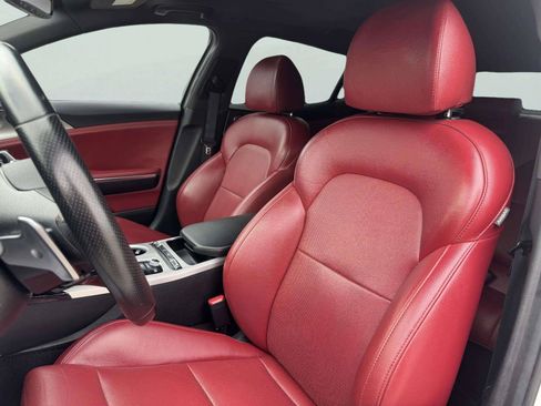Used 2021 Kia Stinger GT1 RWD image 12