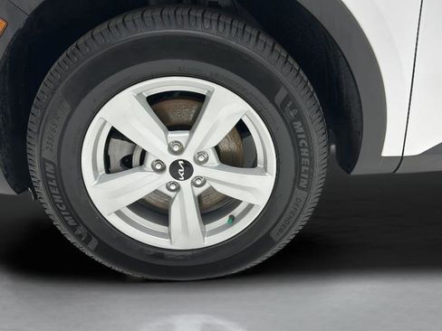 Used 2022 Kia Sorento LX AWD/4WD image 8