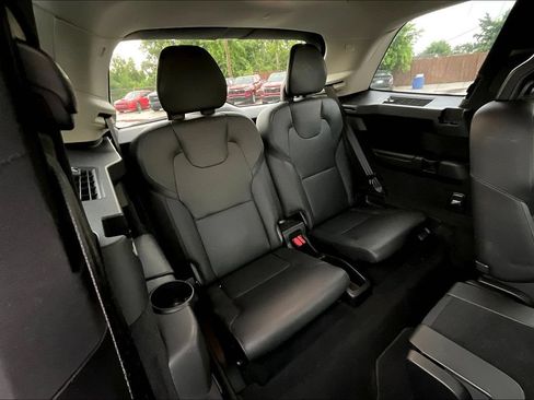 Used 2021 Volvo XC90 T6 Momentum AWD/4WD image 24