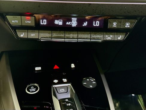 Used 2023 Audi Q4 e-tron Premium Plus w/ Premium Plus image 16