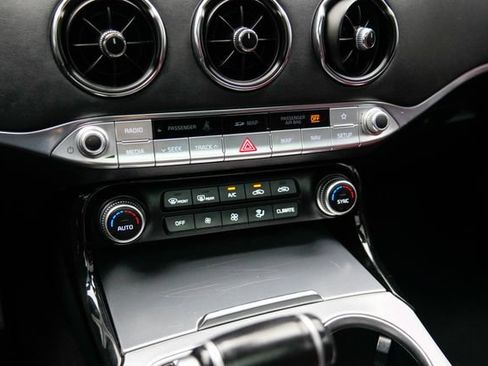 Used 2020 Kia Stinger GT1 RWD image 30