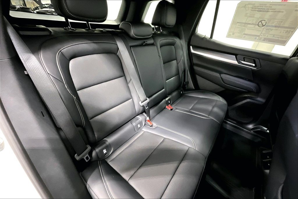 Used 2027 GMC Terrain Elevation w/ Elevation Premium Package FWD image 9