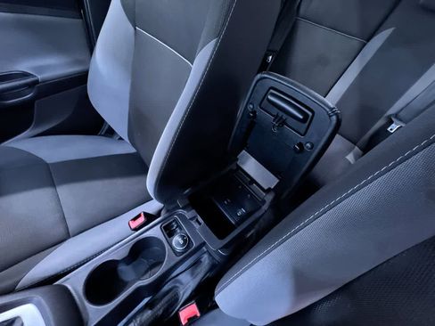 Used 2012 Ford Focus SE FWD image 26