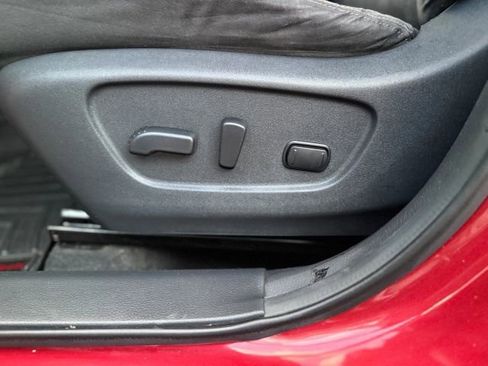 Used 2015 Nissan Rogue SV image 31