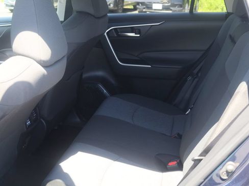 Used 2025 Toyota RAV4 XLE AWD/4WD image 19