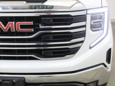 Used 2025 GMC Sierra 1500 SLT AWD/4WD image 8