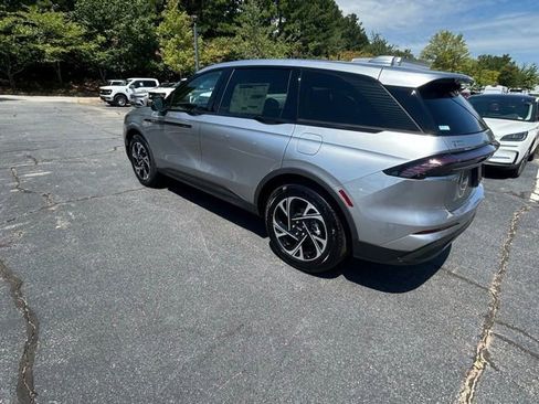 New 2025 Lincoln Nautilus Premier w/ Equipment Group 102A image 21