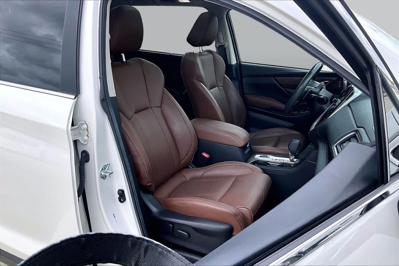 Used 2025 Subaru Ascent Touring w/ Popular Package #1 AWD/4WD image 9