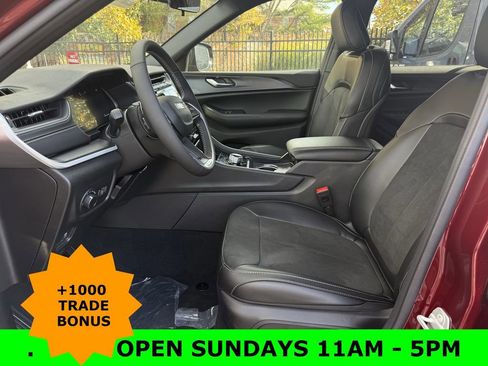 New 2025 Jeep Grand Cherokee L Altitude image 11