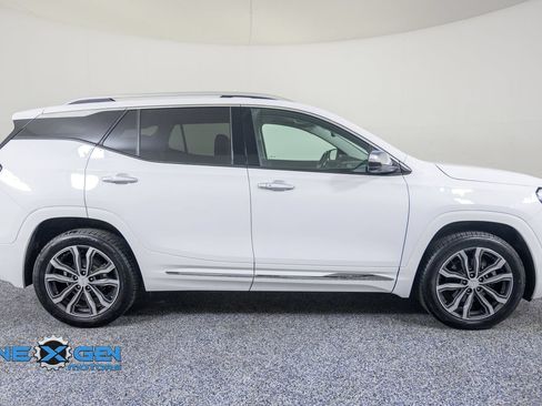 Used 2020 GMC Terrain Denali w/ Denali Premium Package AWD/4WD image 8