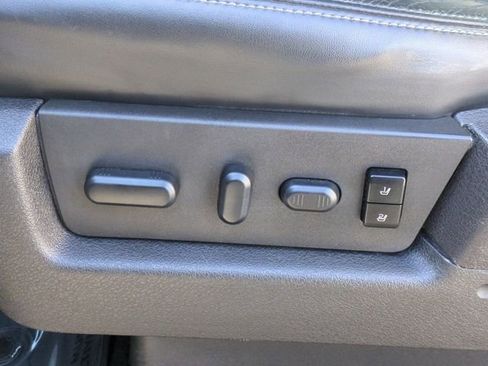 Used 2011 Ford F150 Lariat w/ Lariat Plus Pkg AWD/4WD image 12