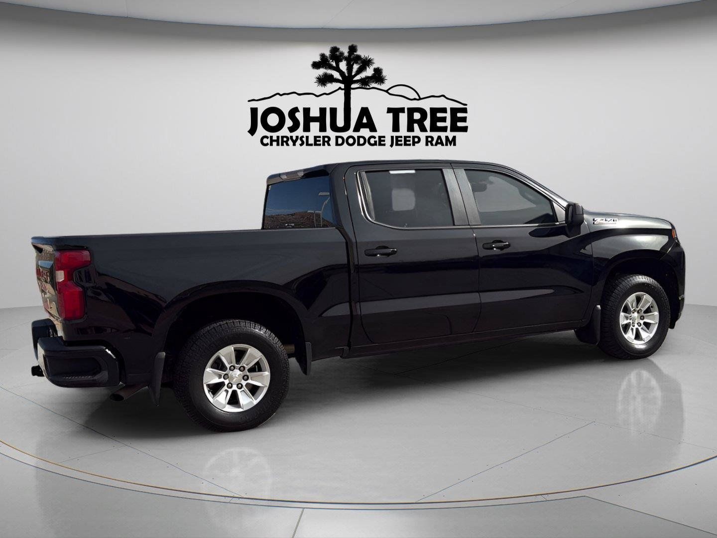 Used 2022 Chevrolet Silverado 1500 LT w/ Bed Protection Package RWD image 11