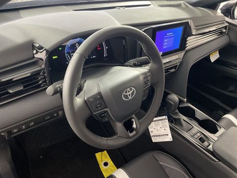 New 2026 Toyota Camry SE image 10