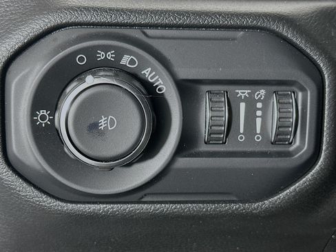 Used 2022 Jeep Wrangler Unlimited Sport AWD/4WD image 16