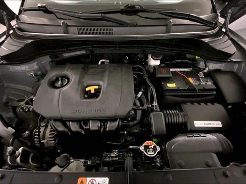 Used 2025 Kia Soul LX w/ LX Technology Package FWD image 10