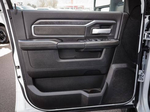 Used 2024 RAM 3500 Big Horn image 15