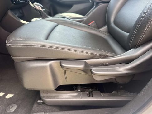 Used 2024 Buick Encore GX Sport Touring FWD image 17