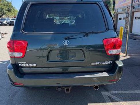 Used 2007 Toyota Sequoia SR5 AWD/4WD image 5