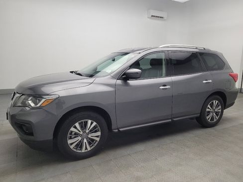 Used 2019 Nissan Pathfinder SL image 2