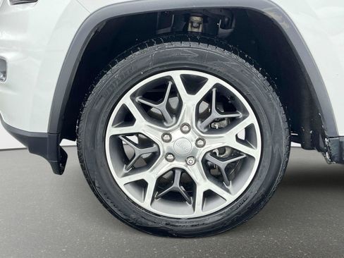 Used 2020 Jeep Grand Cherokee Limited w/ Luxury Group II image 9