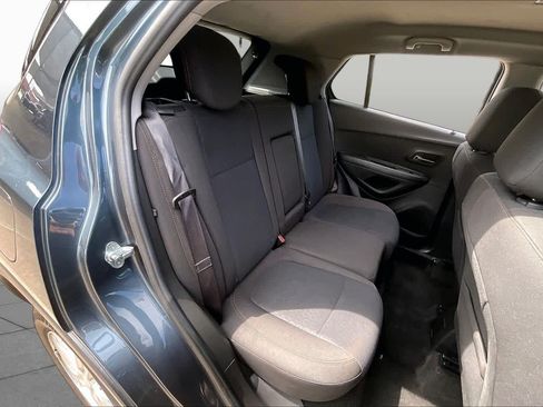Used 2022 Chevrolet Trax LS w/ Tint and Cruise Package AWD/4WD image 19