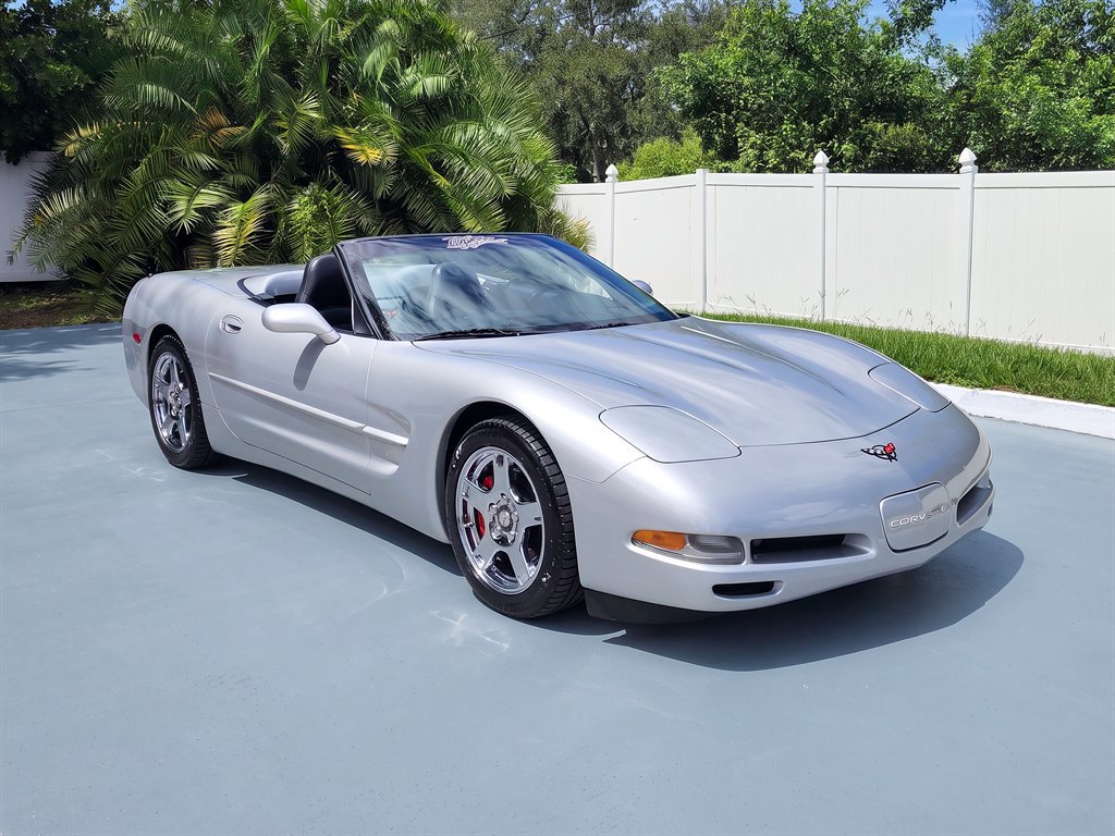 Used 1999 Chevrolet Corvette Convertible w/ Memory Pkg RWD image 2