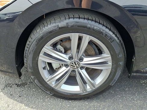 Certified 2024 Volkswagen Jetta SE w/ Black Wheel Package image 11