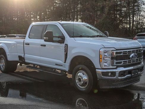 Used 2024 Ford F350 XLT image 8