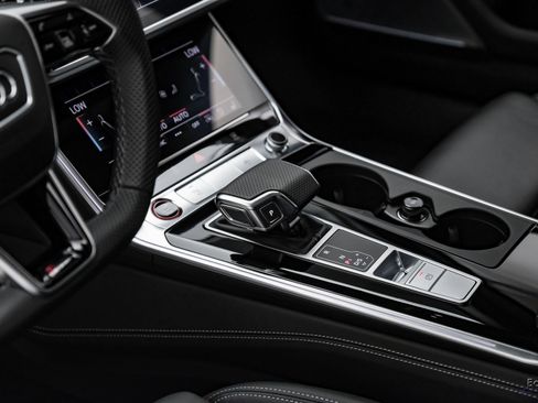 Used 2025 Audi RS 6 performance image 53