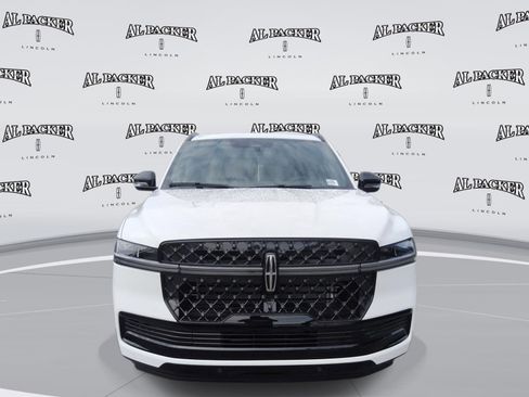 New 2026 Lincoln Navigator Reserve w/ Jet Appearance Package AWD/4WD image 8