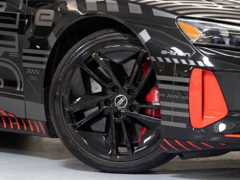 Used 2023 Audi RS e-tron GT AWD/4WD image 16
