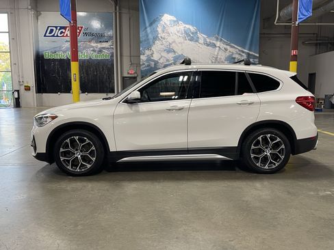 Used 2022 BMW X1 xDrive28i w/ Convenience Package AWD/4WD image 2