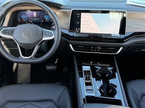 New 2026 Volkswagen Atlas SE image 8