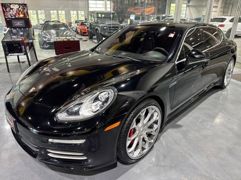 Used 2014 Porsche Panamera 4S Executive image 16