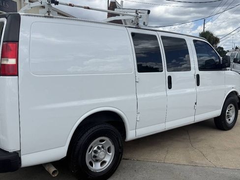 Used 2015 Chevrolet Express 2500 RWD image 9