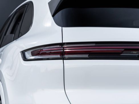 Certified 2026 Porsche Cayenne AWD/4WD image 16