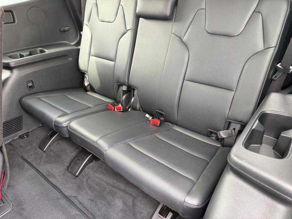 Used 2024 Kia Telluride LX FWD image 11