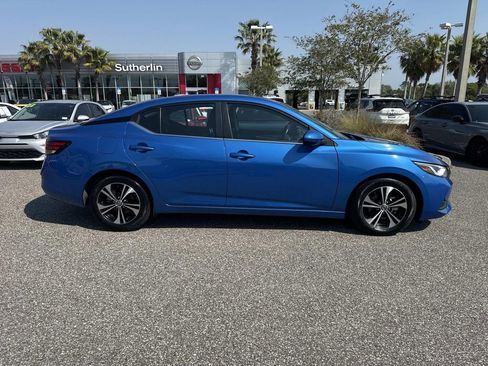 Used 2022 Nissan Sentra SV image 2